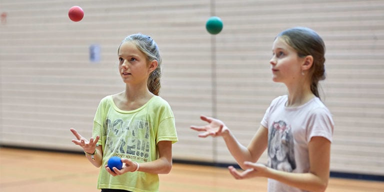 7 einfache Koordinationsspiele für Kinder Kübler Sport Magazin